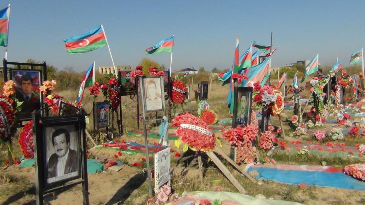 Hocalı&#039;da 33 yıl sonra evlerine dönen vatandaşlar gözyaşlarına boğuldu