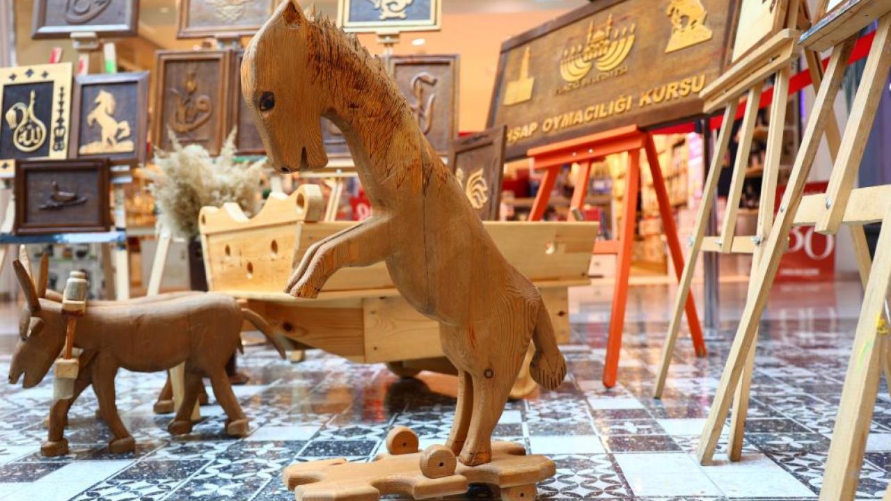 Hükümlü çocukların çalışmaları sergilendi