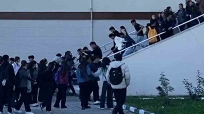 Iğdır’da eli sopalı şahıslar okul bastı