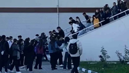 Iğdır’da eli sopalı şahıslar okul bastı