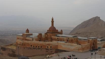 İshak Paşa Sarayı'nda tatil yoğunluğu