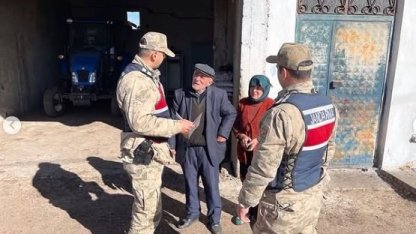 Jandarma Köylüleri Bilgilendirdi