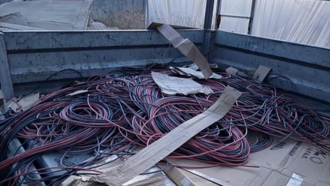 Kablo hırsızları yakalandı