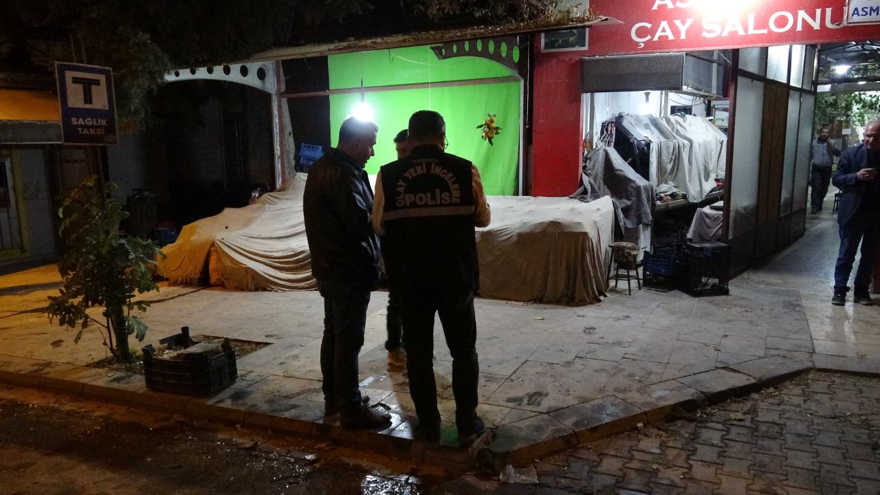 Kaldırımda bekleyen 70 yaşındaki adama silahlı saldırı