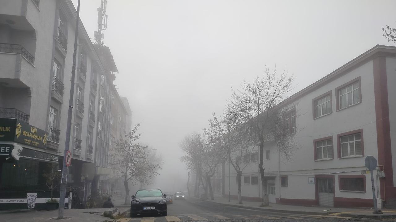 Kars güne sisle uyandı
