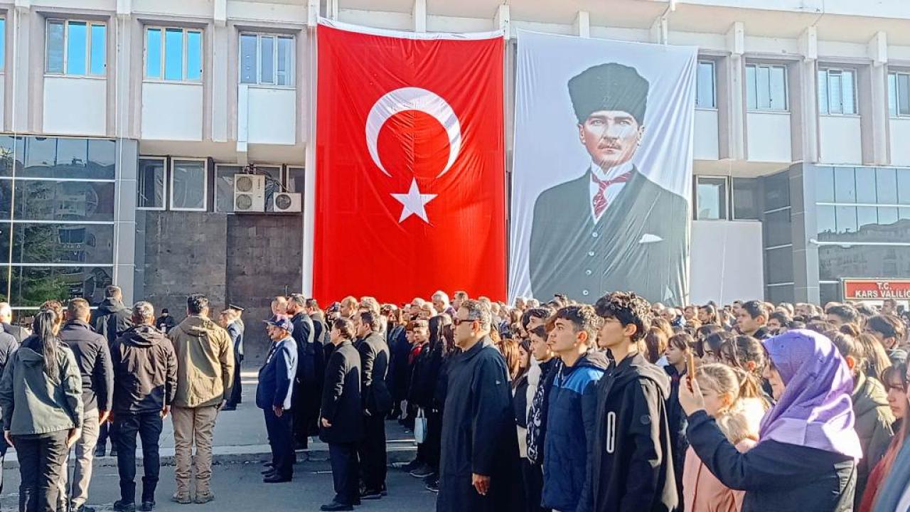 Kars halkı, Büyük Önder&#039;i saygı ve minnetle andı