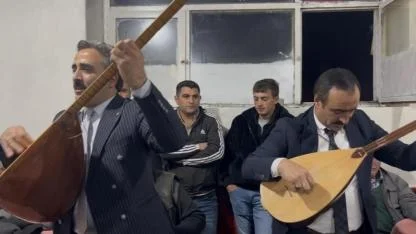 Kars'ta aşıklık geleneği yaşatılıyor