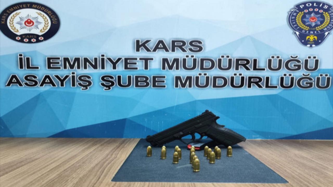 Kars’ta çok sayıda tabanca ele geçirildi.