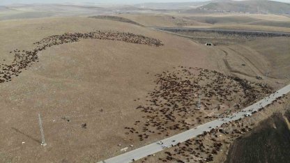 Kars’ta göçerlerin zorlu yolculuğu başladı