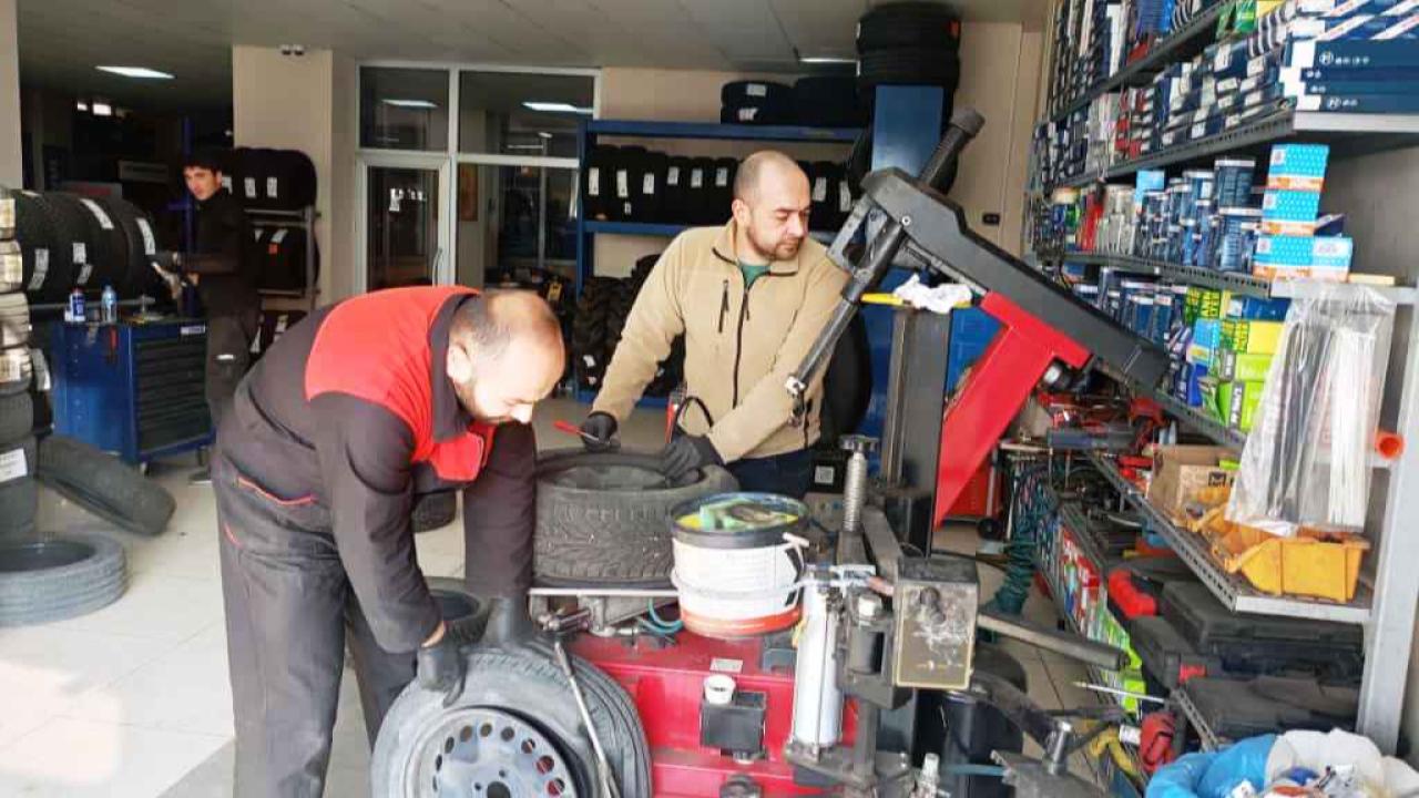 Kars’ta kış lastiği hazırlıkları başladı