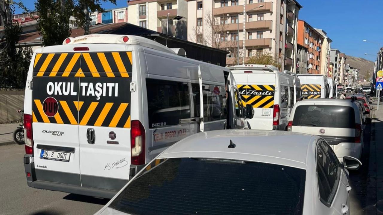 Kars’ta okul servislerinin park sorunu