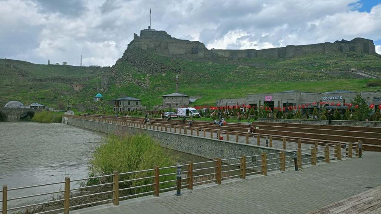 Kars’ta silahlı kavga: 2 yaralı