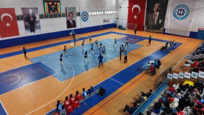 Kars’ta voleybol ünilig eleme grubu maçları başladı