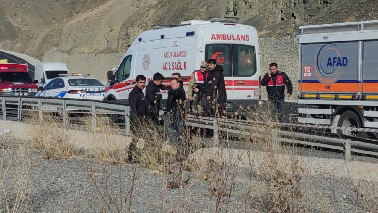 Kontrolden çıkan araç Zernek Barajı&#039;na uçtu