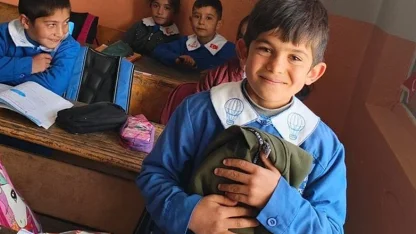 Köy okulunda yürek ısıtan doğum günü sürprizi