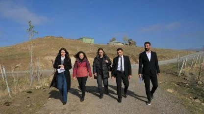 Köylerdeki çocuklar okusun diye öğretmenler seferber oldu