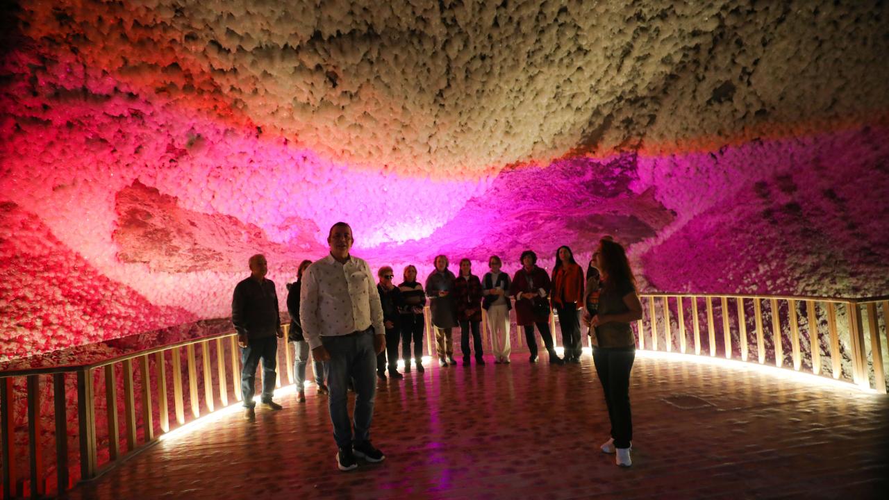 Mağaranın doğal akustiğinde konser