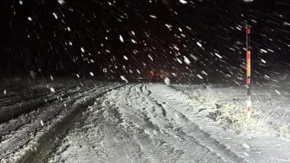 Malatya'nın kırsal bölgelerinde kar yağışı ulaşımı aksattı