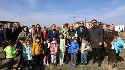 Miniklerin fidan dikme heyecanı