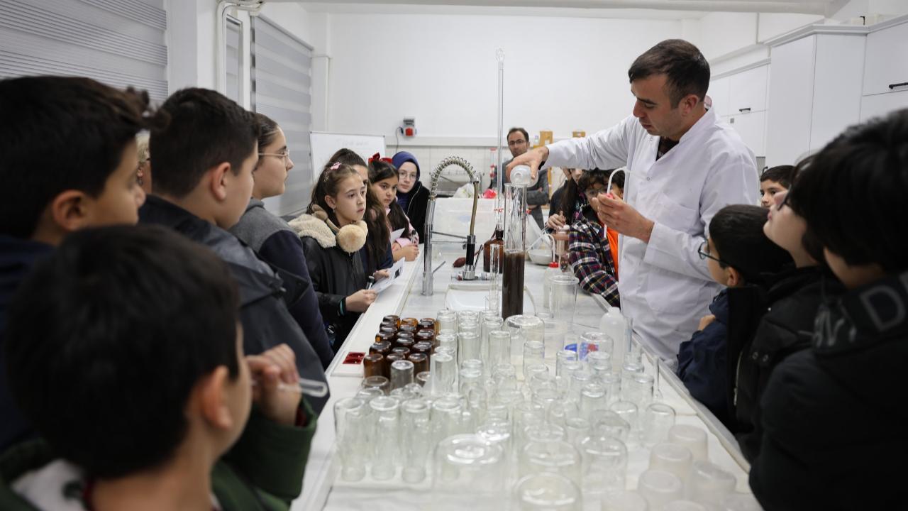 Öğrenciler analiz süreçlerini yerinde gözlemledi