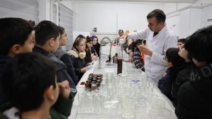 Öğrenciler analiz süreçlerini yerinde gözlemledi