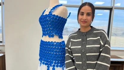 Öğrencilerin atık malzemelerden tasarladıkları giysiler sergilendi