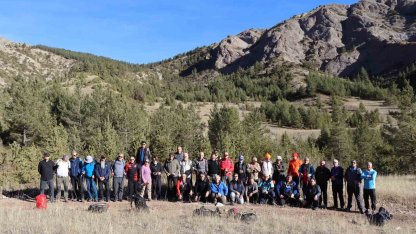 "Öğretmenler Günü" için 15 kilometrelik yürüyüş