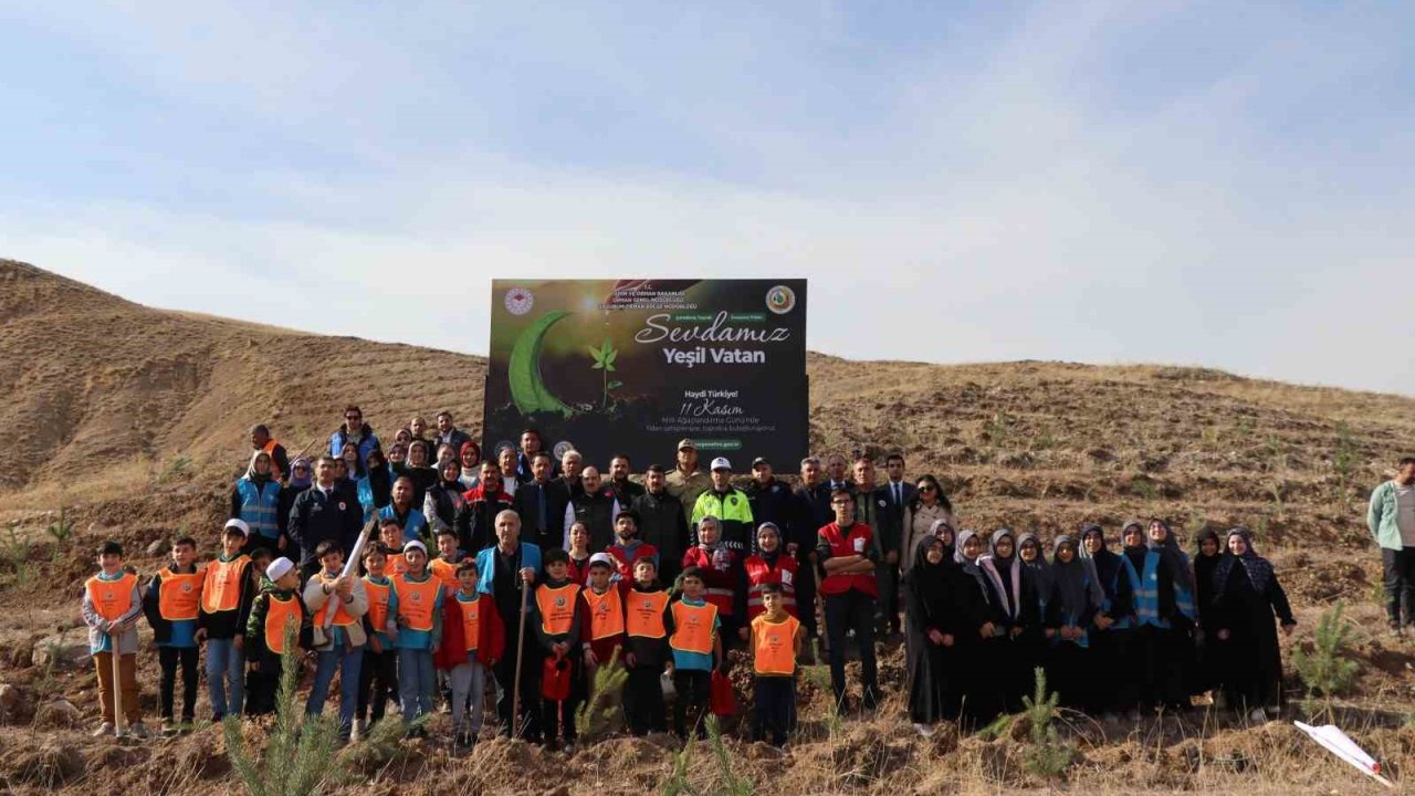 Oltu’da 3 bin fidan toprakla buluştu