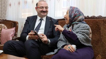 Rektör Hacımüftüoğlu’ndan anlamlı öğretmenler günü ziyareti