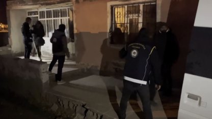 Ağrı'da 24 düzensiz göçmen ve 2 organizatör yakalandı