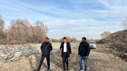 Susuz Çayı’nda dere ıslahı ve taşkın koruma çalışmaları sürüyor