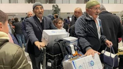 Umreciler Kars’ta dualarla karşılandı