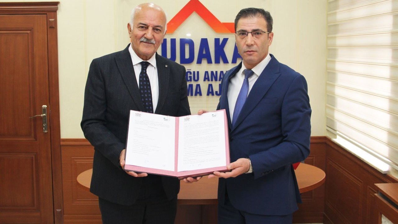 Uzundere’nin turizm altyapısını güçlendirecek projede imzalar atıldı