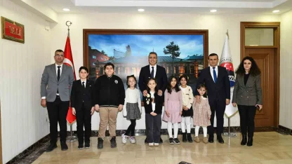Vali Çiçek, 20 Kasım Dünya Çocuk Hakları Günü’nde çocukları ağırladı