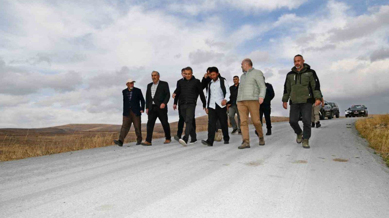 Vali Çiçek, köy yollarını denetledi