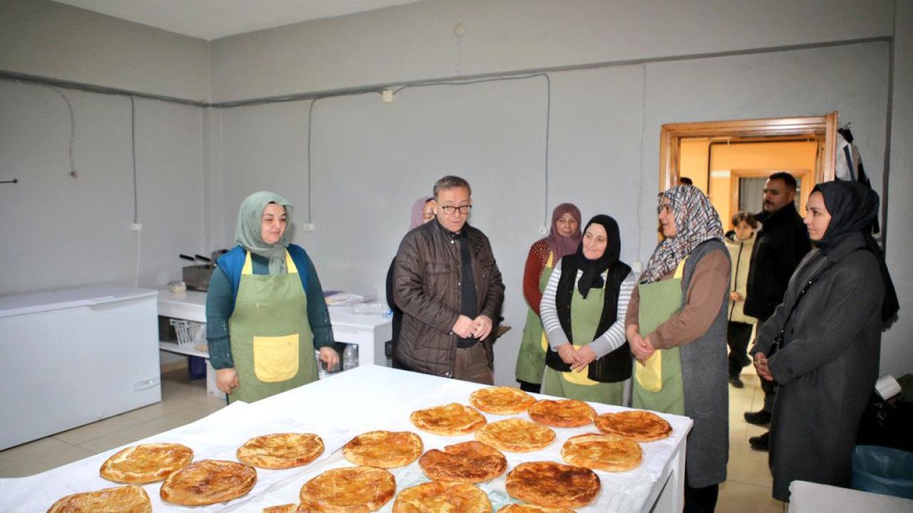 Vali Polat, Selim kadın kooperatifini ziyaret etti