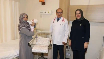 "Yaşamaz" denilen 465 gramlık bebek, anne kucağına kavuştu