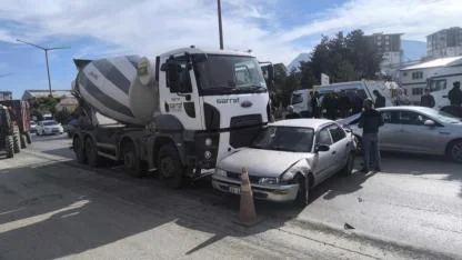 Zincirleme trafik kazasında 1 kişi yaralandı