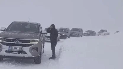 50 araç tipi nedeniyle yolda mahsur kaldı