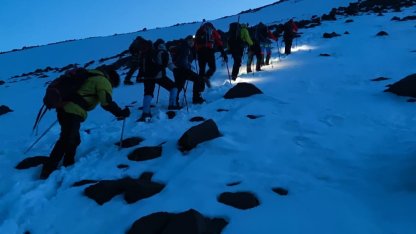 Zorlu arazide Ağrı Dağı’na zirve tırmanışı