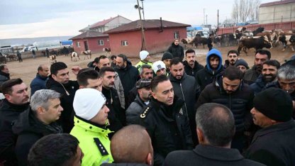 Ağrı Emniyet Müdürü Göksel Önder, Hayvan Borsasını ziyaret etti