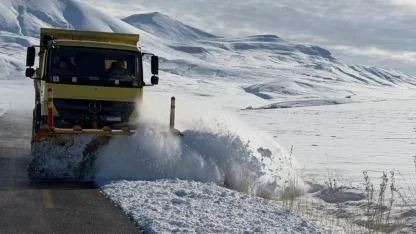 Ağrı'da kardan kapanan 354 köy yolu ulaşıma açıldı