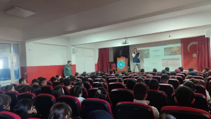 Akyaka 300 öğrenciye siber suçlarla mücadele eğitimi verildi