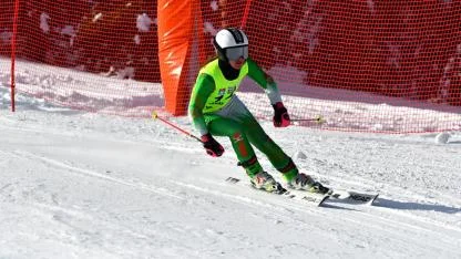 Alp Disiplini FIS Sarıkamış Cup Yarışları heyecanı sürüyor