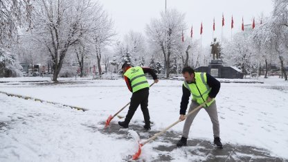 Ardahan’da belediyeden karla mücadele