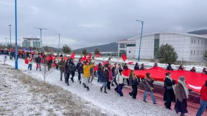 Ardahan'da öğrenciler Sarıkamış şehitleri için yürüdü