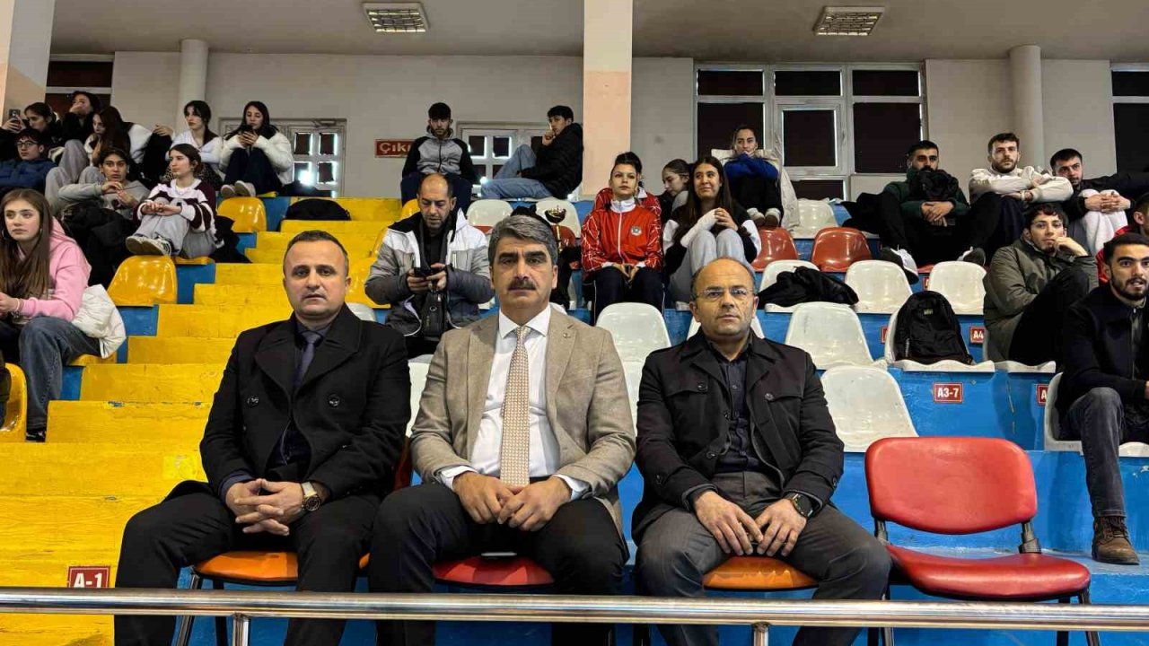 Aşkale voleybolda il ikincisi oldu