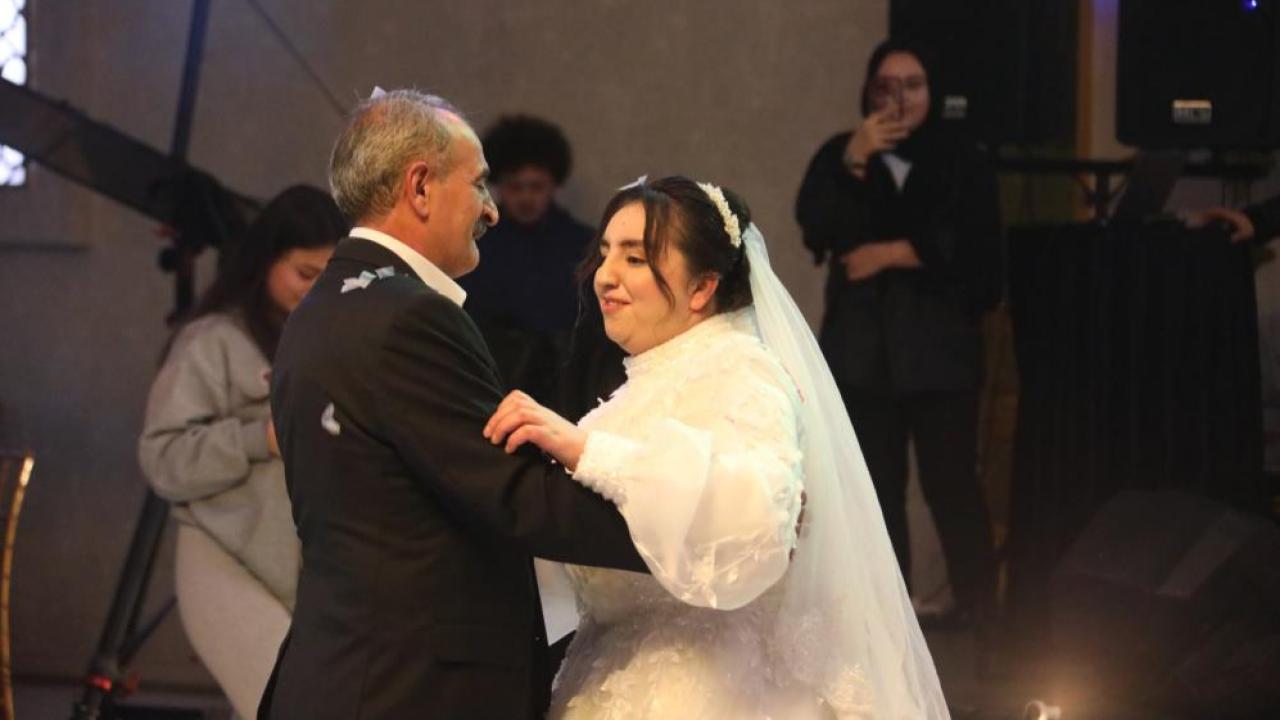 Başkan Şerifoğulları, down sendromlu Şevval&#039;in hayalini gerçekleştirdi