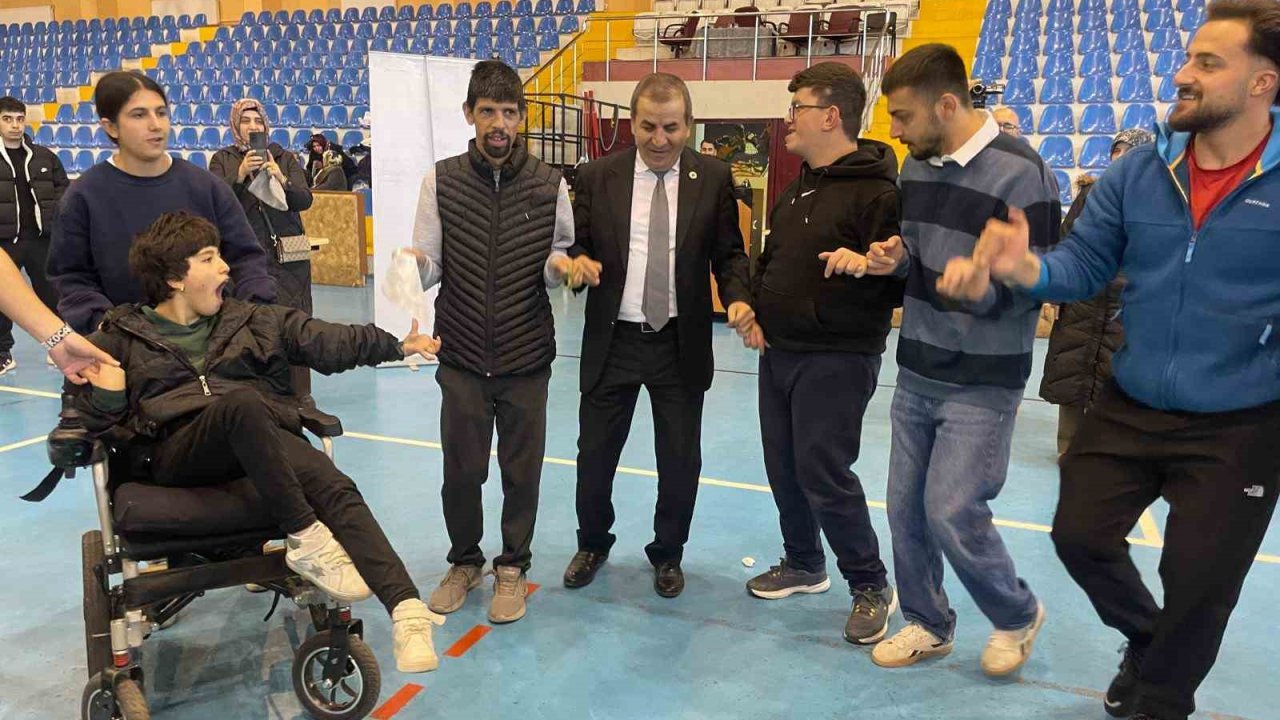 &quot;Bir Gün Değil, Her Gün Yanınızdayız&quot; diyerek buluştular