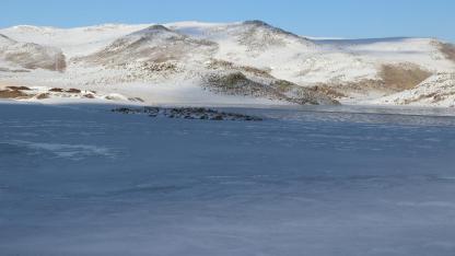 Buzla kaplanan Derecek Barajı dronla görüntülendi